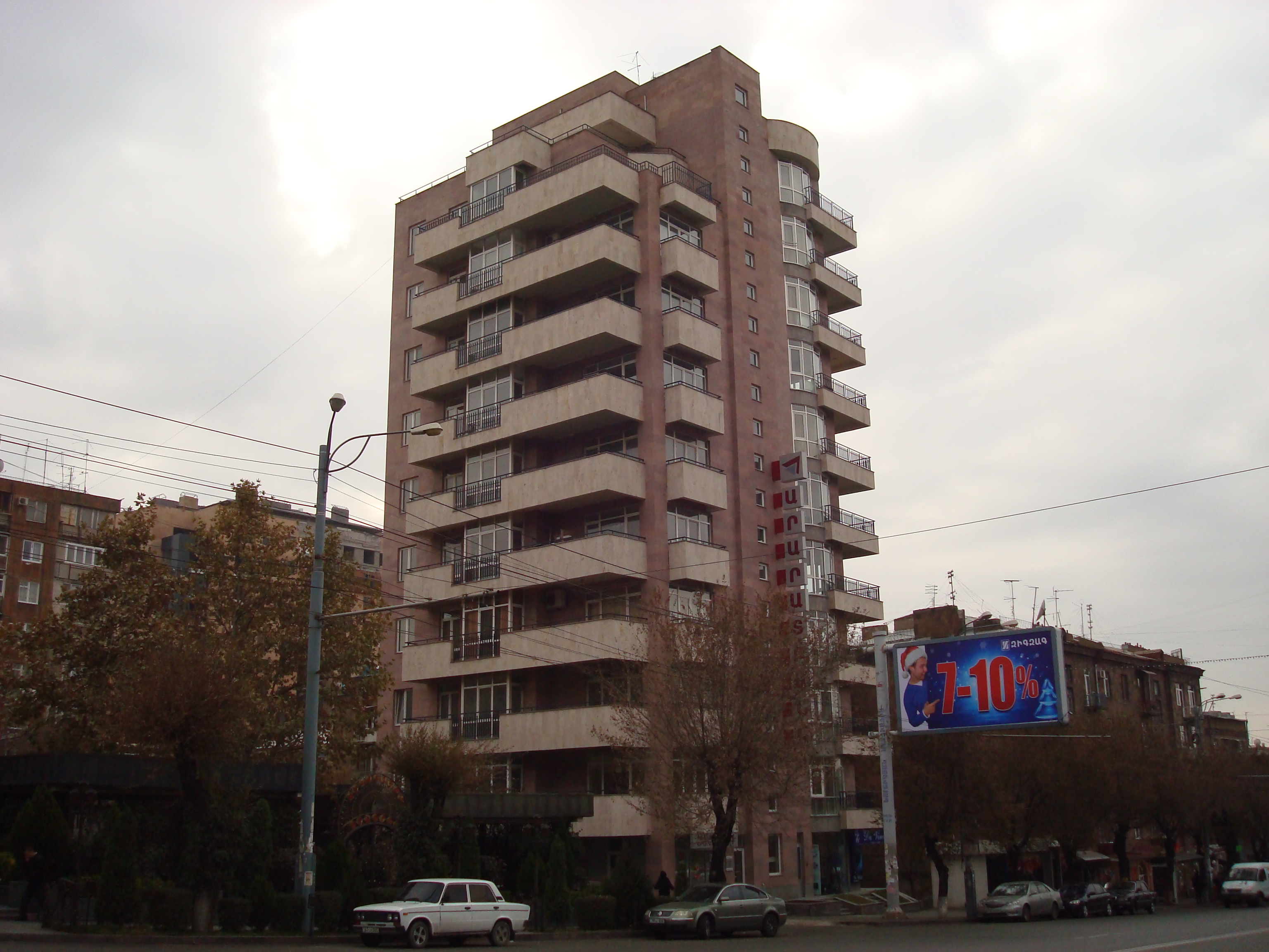 ԿՈՄԻՏԱՍԻ ՊՈՂՈՏԱ ԲՆԱԿԵԼԻ ՇԵՆՔ